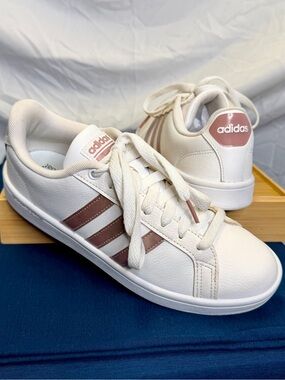 ADIDAS Women's Cloudfoam Advantage White Pink Rose Gold Sneakers Shoes; SZ 7.5
